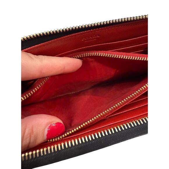 Prada Saffiano Black Zip Wallet - Picture 6 of 7